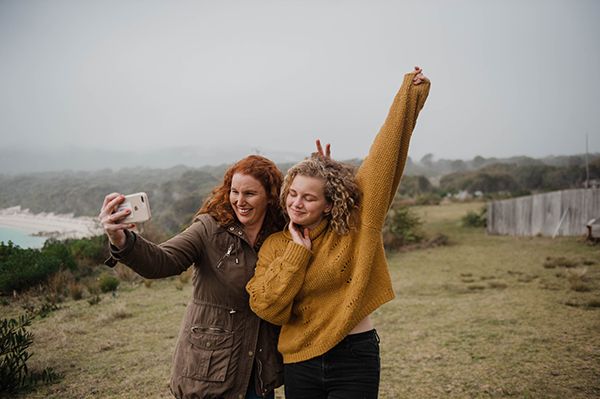 Picture of Jayda and caseworker Emma Taking a selfie